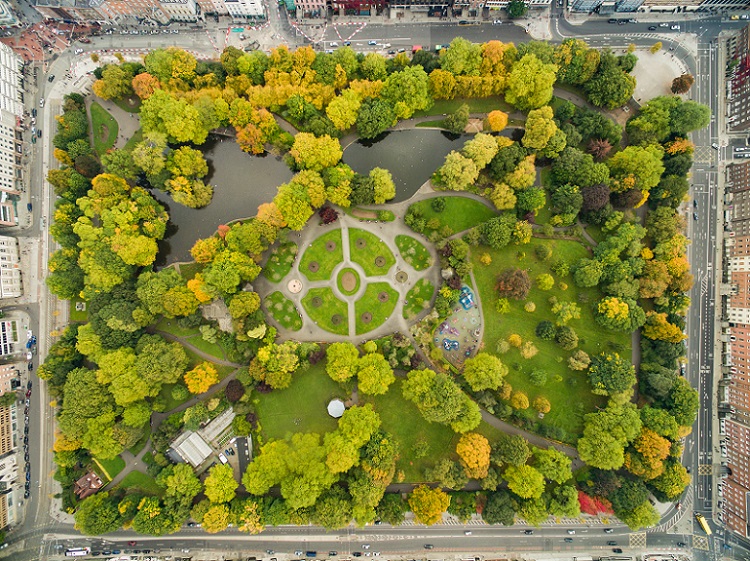 Парк Сант-Стивенс-Грин фото с дрона