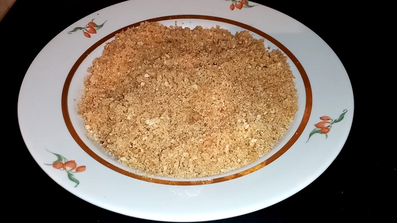 Крошка из печенья Крошка из печенья смешанная с растопленным сливочным маслом