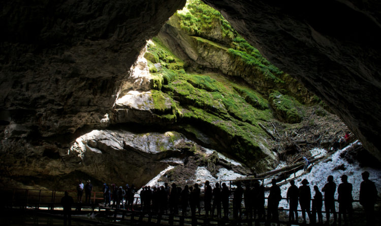 Пещера Скеришора